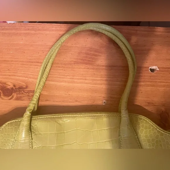 Cole Haan NWOT Lime Green Crocodile Texture Leather Tote Purse - Picture 3 of 9